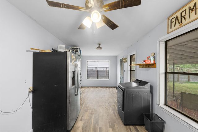 1015 Fm 112 RD, Lexington, TX 78947