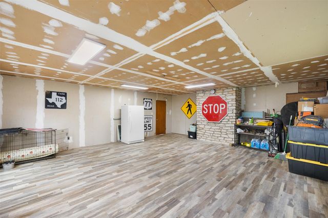 1015 Fm 112 RD, Lexington, TX 78947