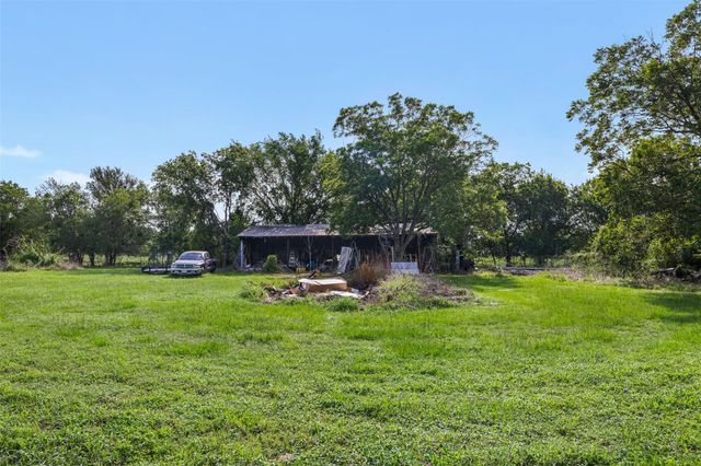 1015 Fm 112 RD, Lexington, TX 78947