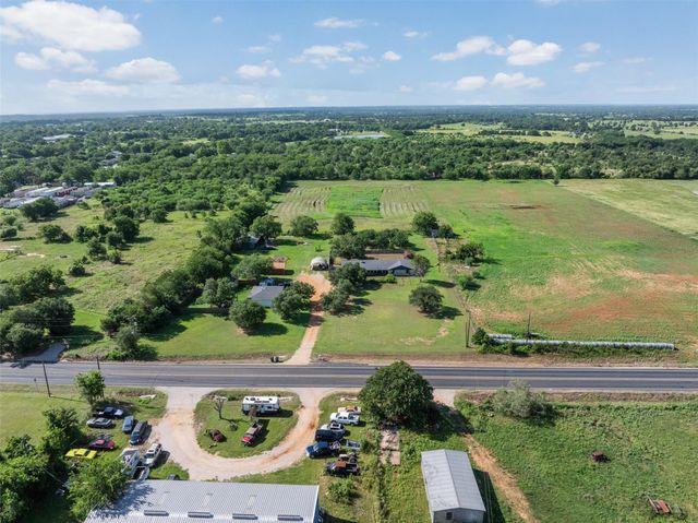 1015 Fm 112 RD, Lexington, TX 78947
