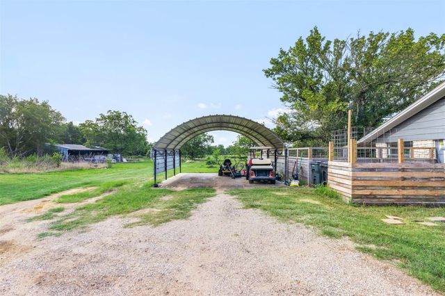 1015 Fm 112 RD, Lexington, TX 78947