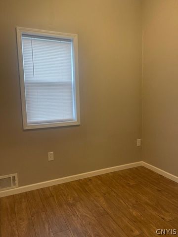26 East 10th Street, Oswego, NY 13126