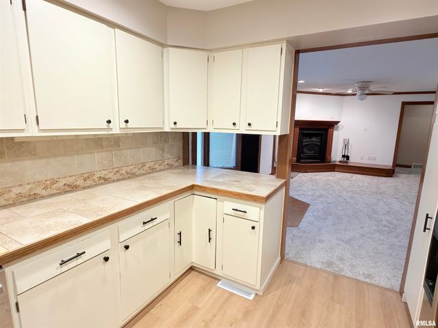 3301 STANTON Street, Springfield, IL 62703