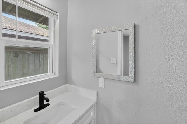 2114 Linden Creek Lane, Houston, TX 77017