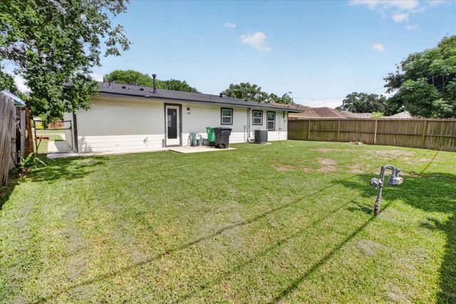 2114 Linden Creek Lane, Houston, TX 77017