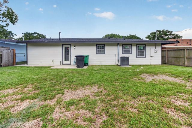 2114 Linden Creek Lane, Houston, TX 77017