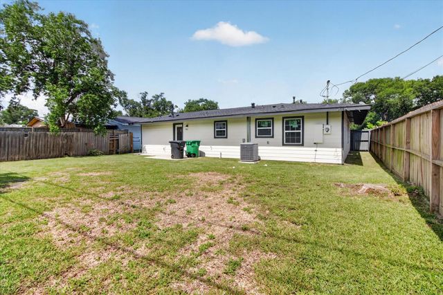 2114 Linden Creek Lane, Houston, TX 77017