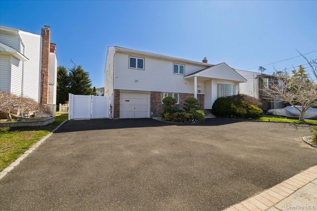 3447 Steven Road, Baldwin, NY 11510