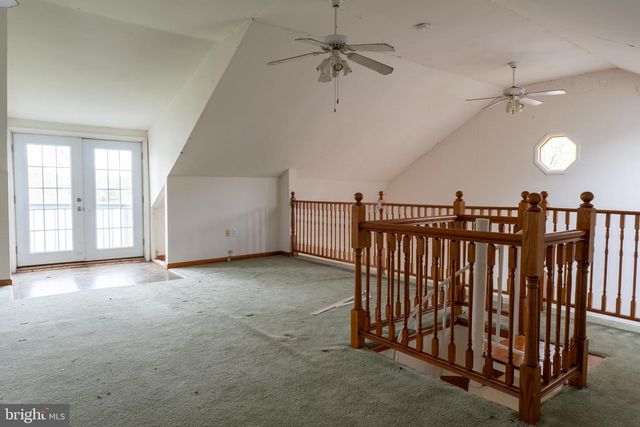 802 CREEK RD, Essex, MD 21221
