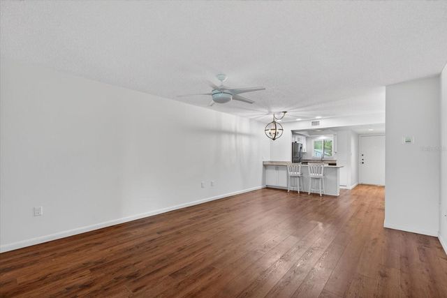 2522 CLUBHOUSE DRIVE 204, Sarasota, FL 34232