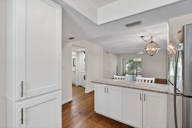 2522 CLUBHOUSE DRIVE 204, Sarasota, FL 34232