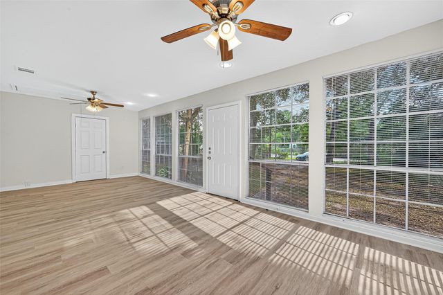 16643 Lake Circle, Conroe, TX 77302