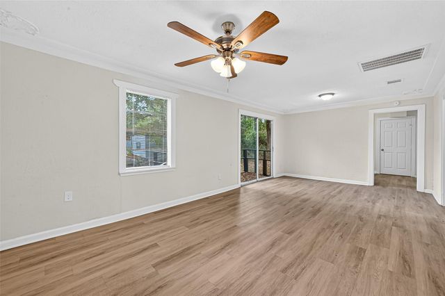 16643 Lake Circle, Conroe, TX 77302