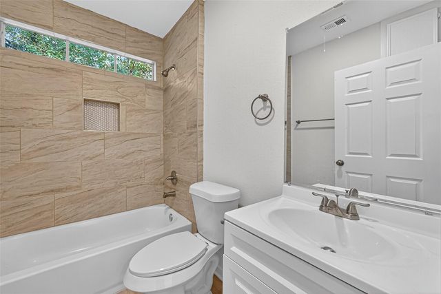 16643 Lake Circle, Conroe, TX 77302