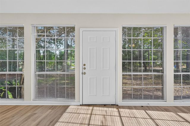 16643 Lake Circle, Conroe, TX 77302