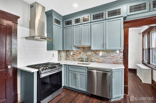 11 S Livingston Avenue S, Fords, NJ 08863