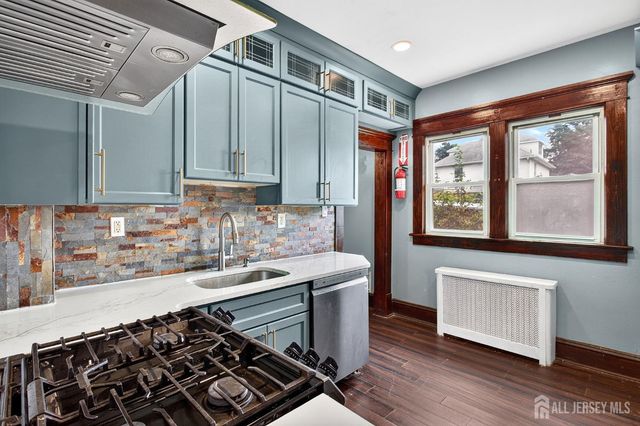 11 S Livingston Avenue S, Fords, NJ 08863