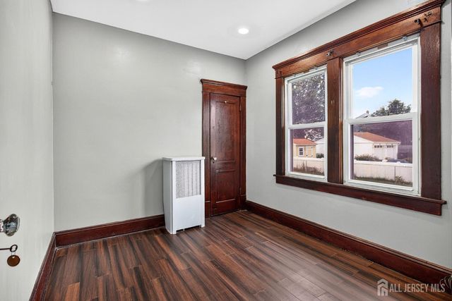 11 S Livingston Avenue S, Fords, NJ 08863