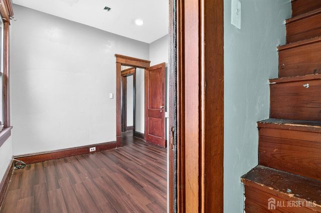11 S Livingston Avenue S, Fords, NJ 08863