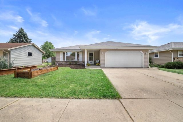 7939 32nd AVENUE, Kenosha, WI 53142