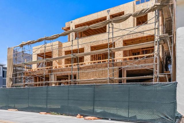 701 Sunset Ct, San Diego, CA 92109