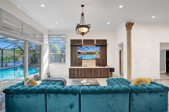 306 Egret Ln 306, Weston, FL 33327