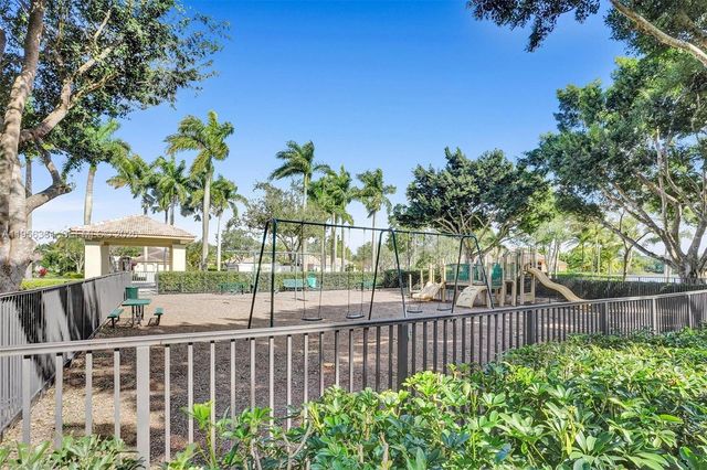 306 Egret Ln 306, Weston, FL 33327