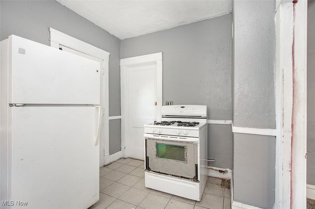 11232 Continental Avenue, Cleveland, OH 44104