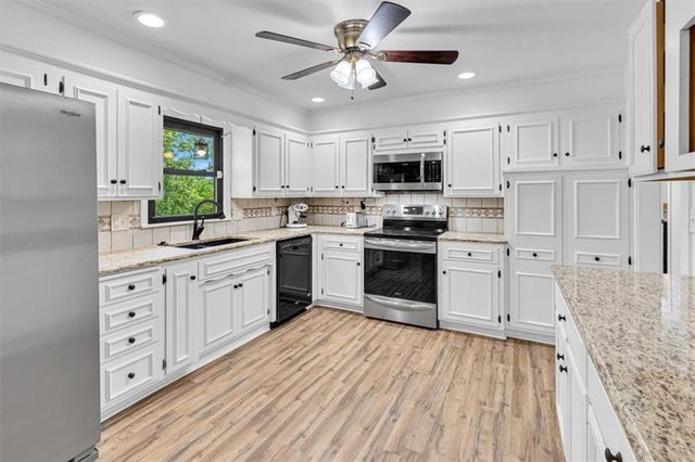 12208 E 62nd Terrace, Kansas City, MO 64133