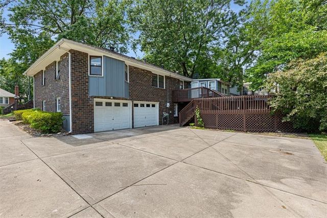 12208 E 62nd Terrace, Kansas City, MO 64133