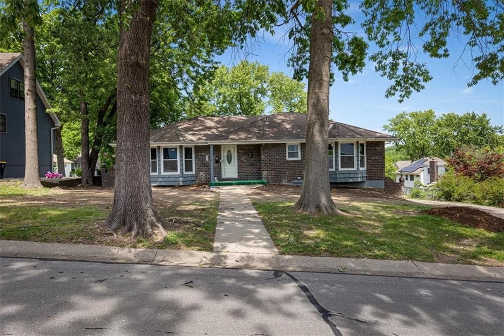12208 E 62nd Terrace, Kansas City, MO 64133