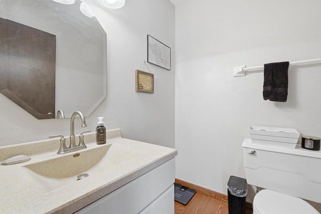 7233 Delaine DRIVE, Oak Creek, WI 53154