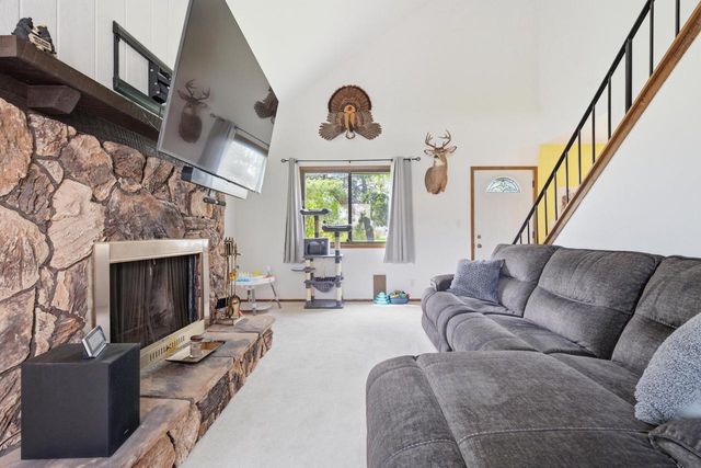 7233 Delaine DRIVE, Oak Creek, WI 53154