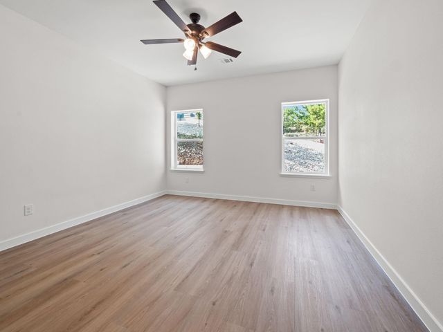 173 Kahalulu DR, Bastrop, TX 78602