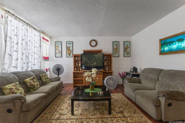 94-246 Leoku Street G226, Waipahu, HI 96797
