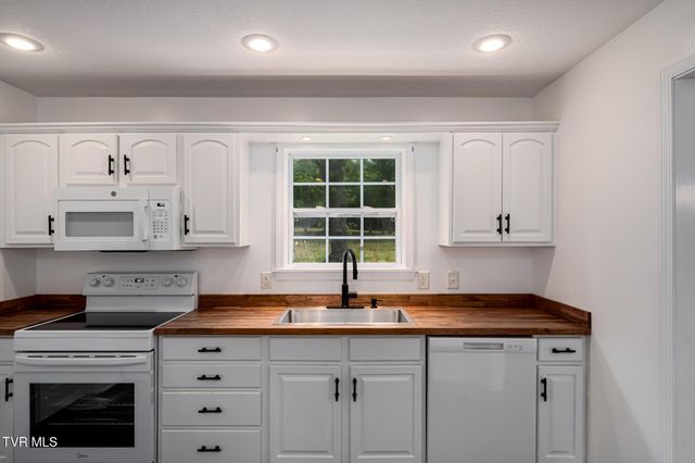 184 County Farm Road, Jonesborough, TN 37659