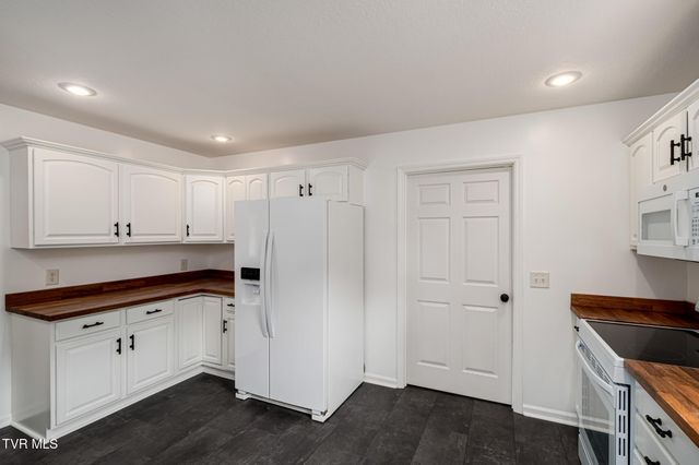 184 County Farm Road, Jonesborough, TN 37659