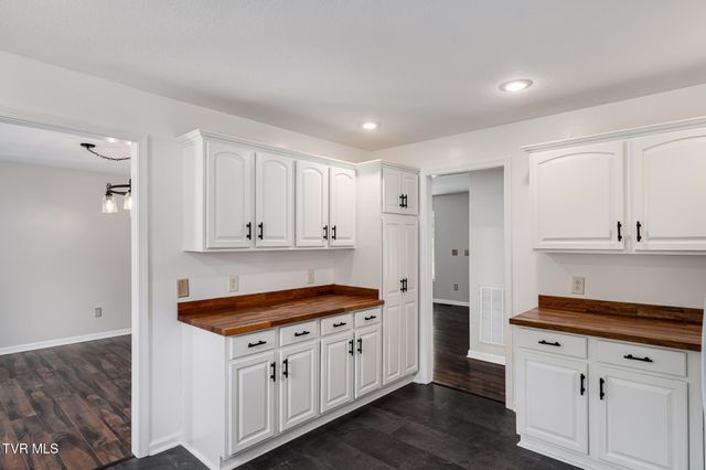 184 County Farm Road, Jonesborough, TN 37659