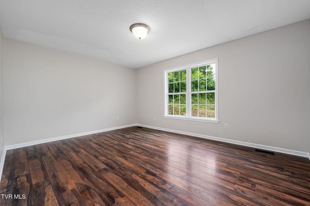 184 County Farm Road, Jonesborough, TN 37659
