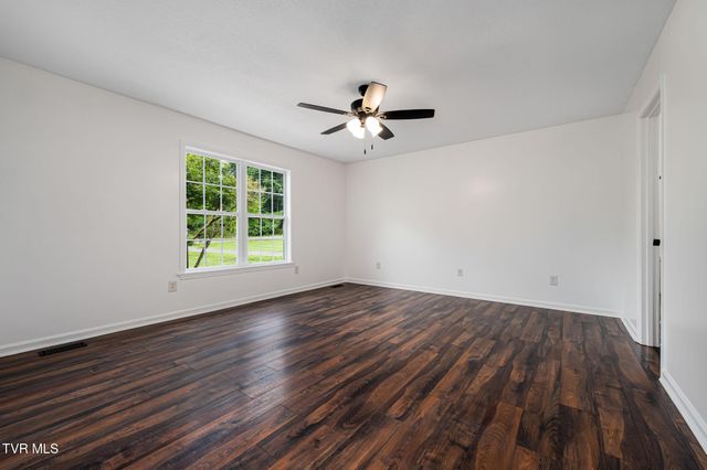 184 County Farm Road, Jonesborough, TN 37659