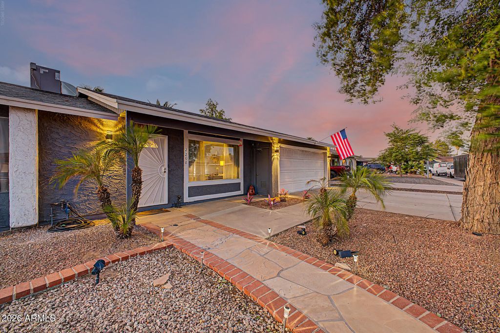 2208 W SILVERGATE Drive, Chandler, AZ 85224