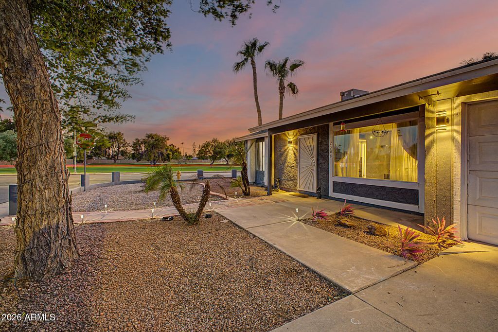2208 W SILVERGATE Drive, Chandler, AZ 85224 — photo 3