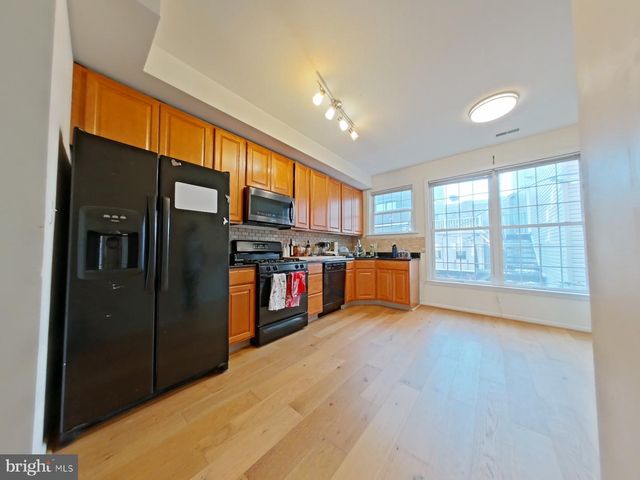 2152 WEBSTER ST, Philadelphia, PA 19146