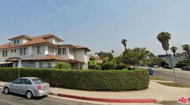 903 N Edgemont Street, Los Angeles, CA 90029