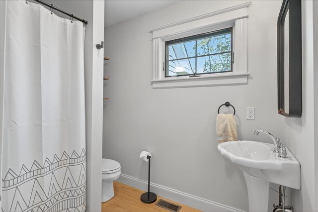 833 Shaw Mansion Road, Waterbury, VT 05677