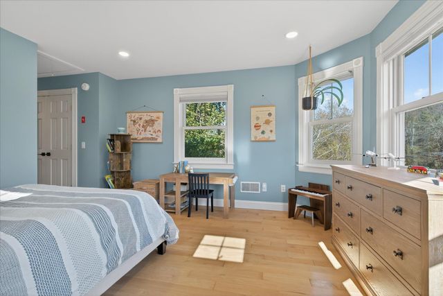 833 Shaw Mansion Road, Waterbury, VT 05677