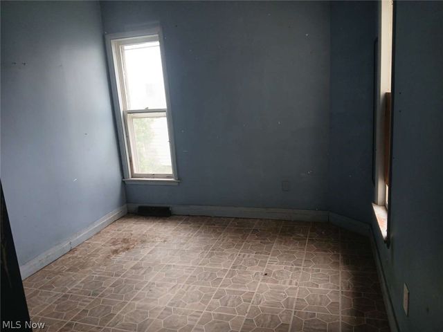 247 Whitney Street, Conneaut, OH 44030