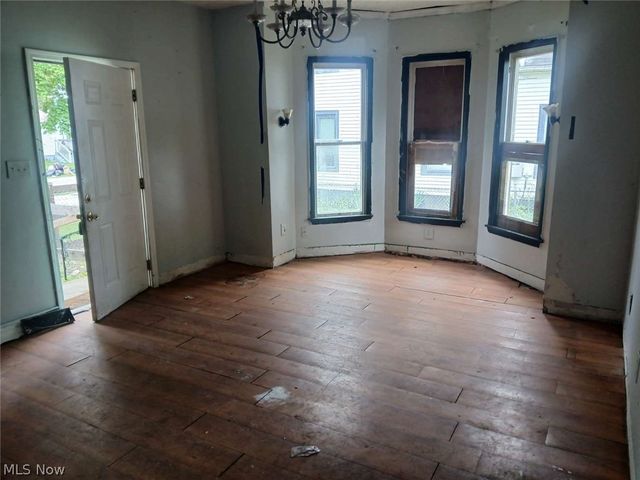 247 Whitney Street, Conneaut, OH 44030