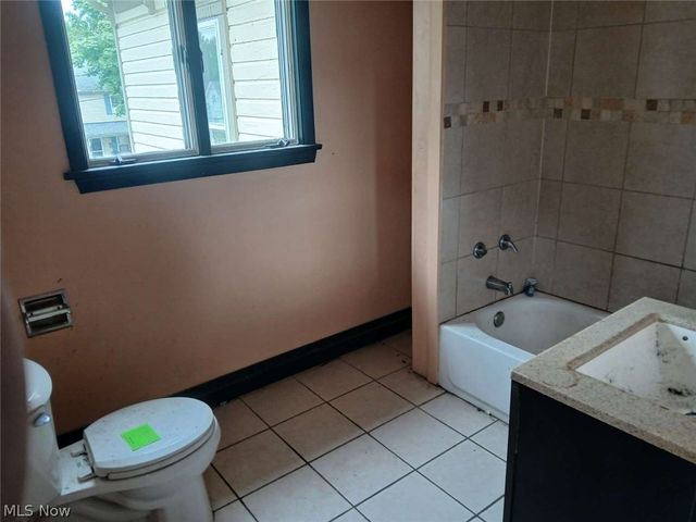 247 Whitney Street, Conneaut, OH 44030