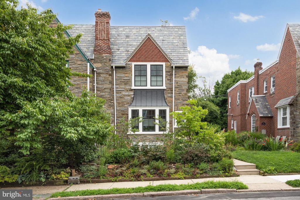 520 E ALLENS LN, PHILADELPHIA, PA 19119 — photo 2